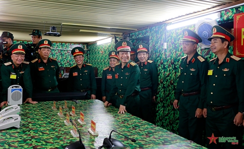 Thượng tướng Nguyễn Tân Cương kiểm tra công tác chuẩn bị diễn tập tại Quân đoàn 3